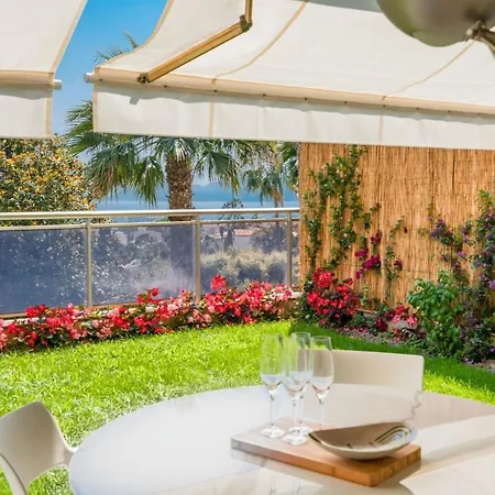 Apartment 2-br Luxury With Sea View And Pool *