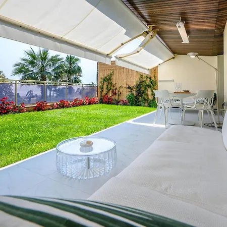 Apartment 2-br Luxury With Sea View And Pool *