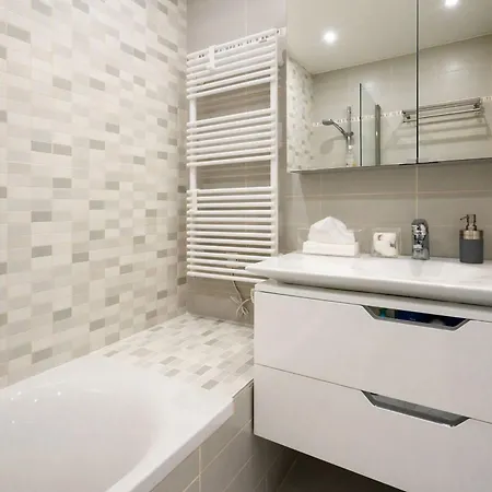 2-br Luxury With Sea View And Pool Apartment *