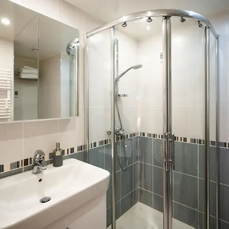 2-br Luxury With Sea View And Pool Apartment Cannes