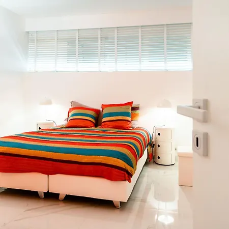 Apartment 2-br Luxury With Sea View And Pool