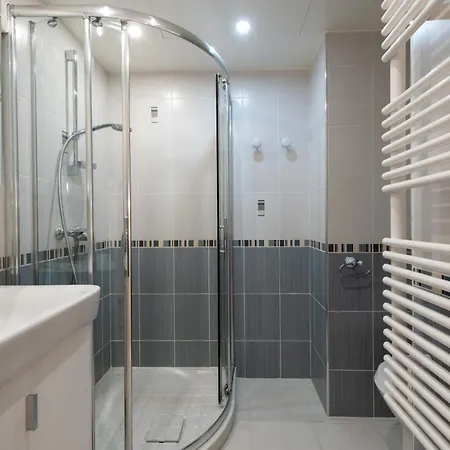 2-br Luxury With Sea View And Pool